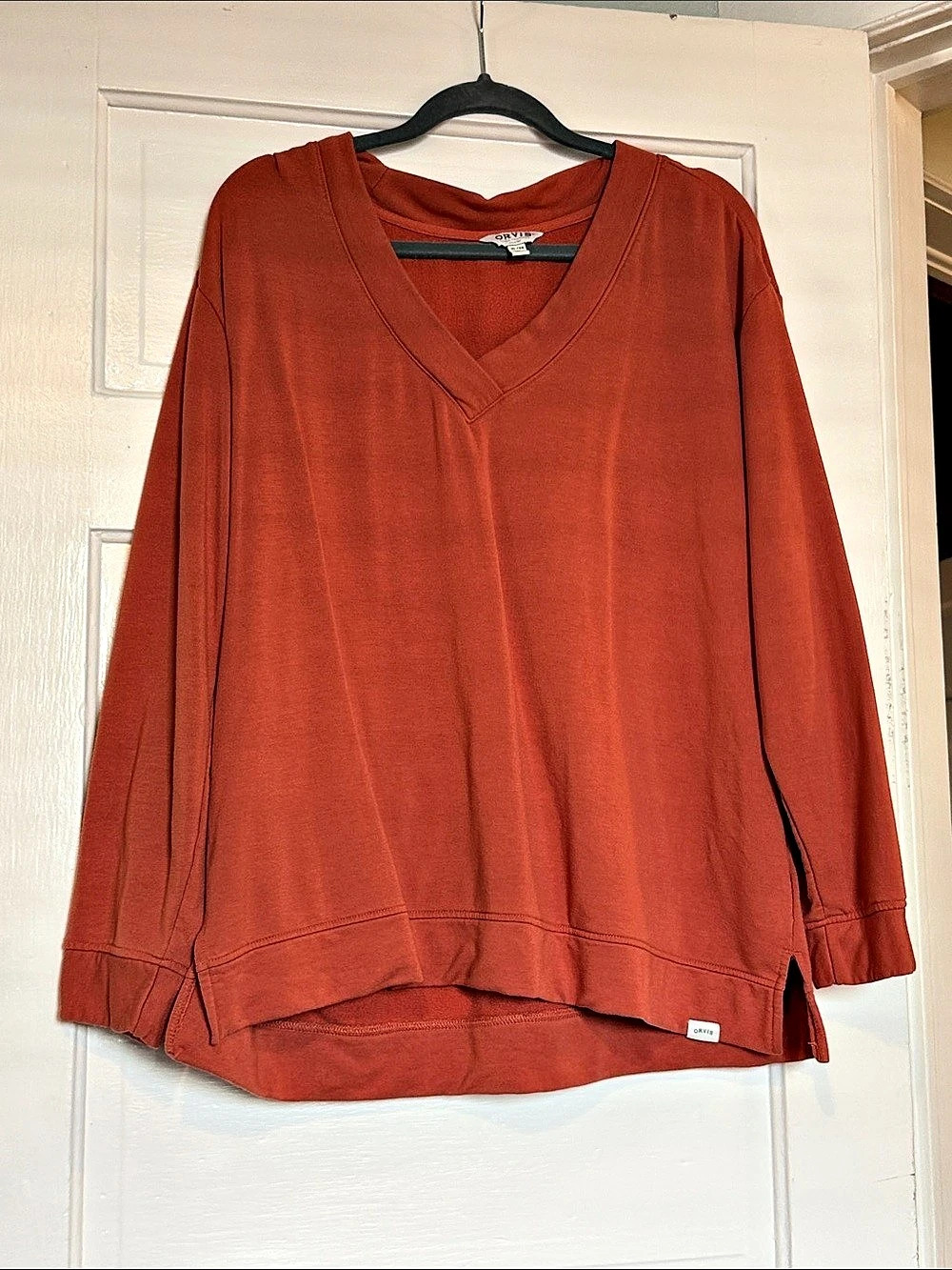 Orvis Rust Orange V Neck Pullover Sweatshirt Relaxed Fit Side Slits